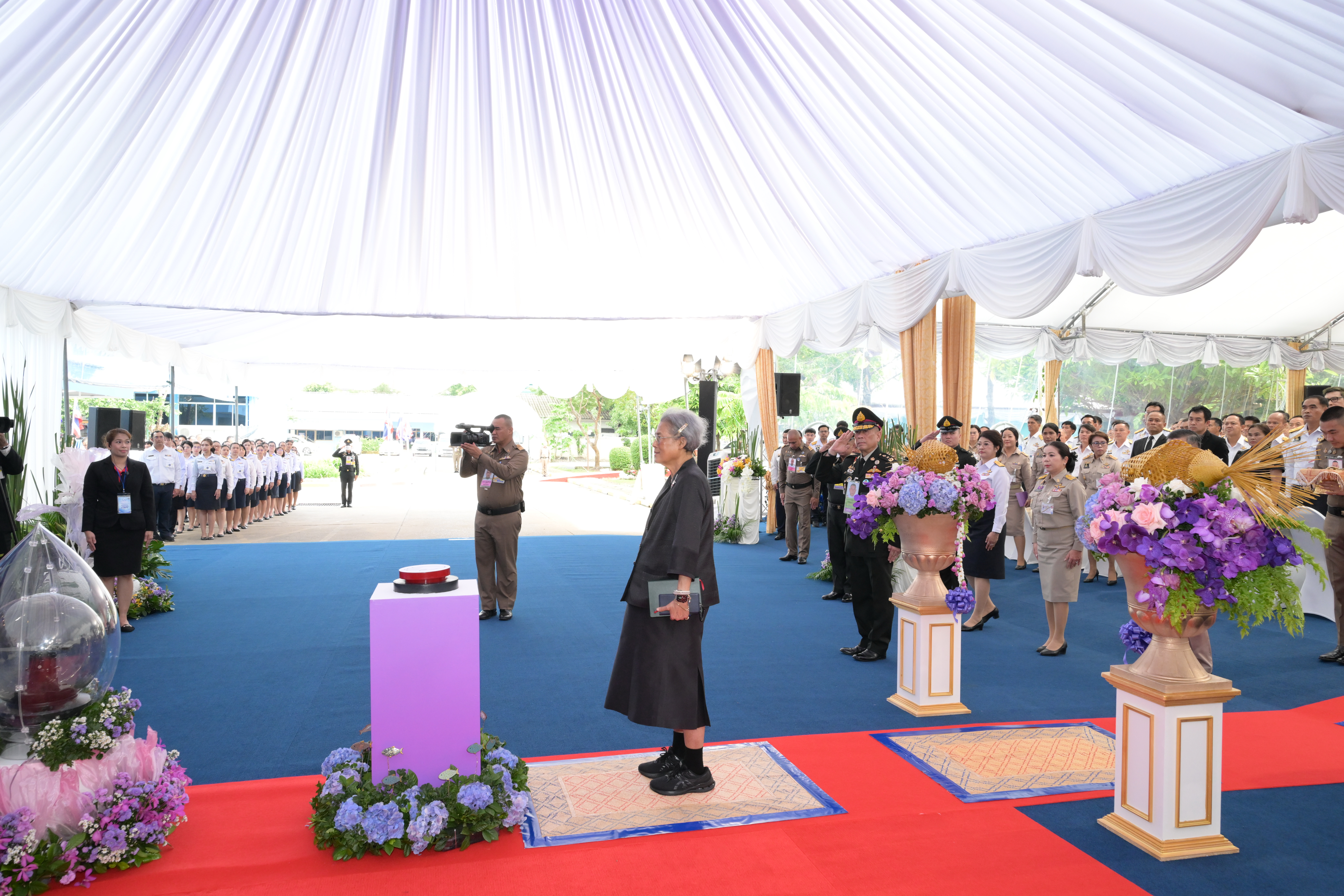 title - สำนักงานการปฏิรูปที่ดินเพื่อเกษตรกรรม ร่วมเฝ้าฯ รับเสด็จ สมเด็จพระกนิษฐาธิราชเจ้า กรมสมเด็จพระเทพรัตนราชสุดาฯ สยามบรมราชกุมารี เสด็จเป็นองค์ประธานเปิดงาน “วันสถาปนากรมประมง ครบรอบ 100 ปี”